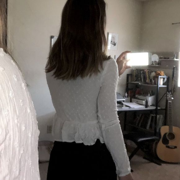 Dainty long sleeve Top - Picture 3 of 9